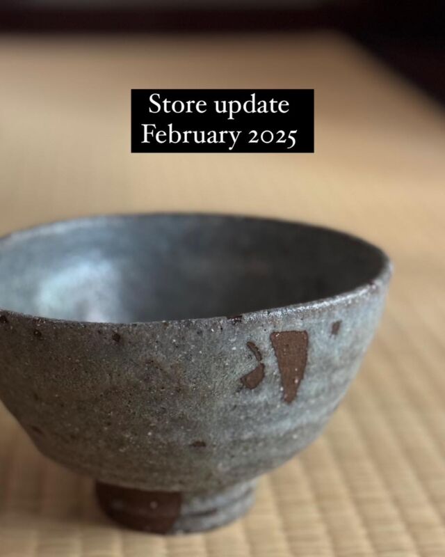 ประกาศประจำเดือนกุมภาพันธ์ 2025

เรียนลูกค้าทุกท่านของ Koto Tea Space 

เนื่องด้วยเดือนกุมภาพันธ์นี้ ทางทีมงานบางส่วนมีภารกิจพิเศษที่ต้องเดินทางไปประเทศญี่ปุ่น และเกรงว่าจะทำให้บริการลูกค้าได้ไม่ทั่วถึง ทางร้าน Koto Tea Space จึงอยากจะมาอัพเดทในหลายๆเรื่อง ดังนี้ค่ะ

1- เดือนนี้คลาสเรียนชาวันเสาร์และอาทิตย์เต็มทุกสัปดาห์แล้วนะคะ ติดตามคลาสใหม่ของเดือนมีนาคมได้ที่นี่

https://shop.line.me/@kototeaspace

2- ผู้ที่สนใจจะเข้ามาใช้บริการที่ร้านในเดือนนี้ รบกวนจองล่วงหน้าผ่าน chope เท่านั้น เราจะอัพเดทตารางสำหรับที่ว่าง chope ไว้ตลอดค่ะ 

https://bit.ly/koto_reservation

3- ร้านมีความจำเป็นที่จะต้องของดรับลูกค้า walk in ที่จะมาซื้อชาทุกกรณีสำหรับเดือนนี้นะคะ ต้องขออภัยในความไม่สะดวกค่ะ 

4- เมนูขนม warabi mochi และ ขนมตามฤดูกาลต่างๆ ร้านต้องอนุญาตงดชั่วคราวไปก่อนนะคะ เนื่องจากเชฟเดินทางไปญี่ปุ่นค่ะ แต่เราจะมีขนม Yokan จาก Toraya, Koromochi โมจิทอด และ Dates butter เสริฟในชุดชาแทนค่ะ

5- ร้านขอยุติการขายเมนู Take away สั่งกลับบ้านทั้งหมดค่ะ เริ่มตั้งแต่วันนี้เป็นต้นไปค่ะ

ร้านขอขอบคุณลูกค้าทุกท่านที่สนับสนุนร้าน Koto Tea Space ของเราเสมอมานะคะ เราหวังว่าจะได้มีโอกาสต้อนรับทุกท่านค่ะ 

🙇🍵🍵🍵